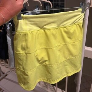 Pace Rival Mid-Rise Skirt - Highlight Yellow